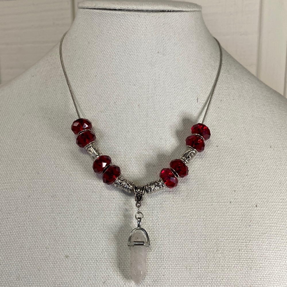 Red faceted glass bead and silvertone bead crystal necklace